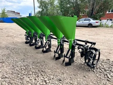 Чеснокосажалка (сеялка чеснока) шестирядная